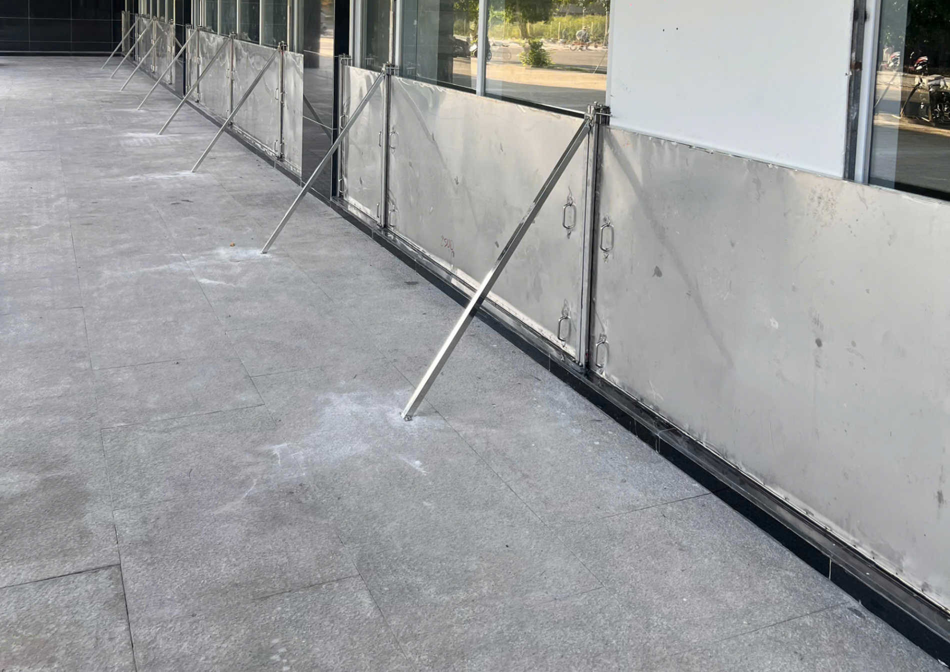 Vách Ngăn Chống Ngập Nguyên Tấm Inox 304
